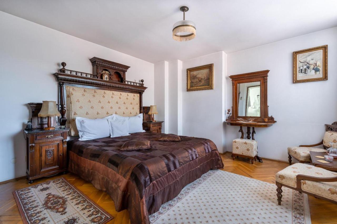 Villa-Hotel Escala คลูจ-นาโปกา ภายนอก รูปภาพ