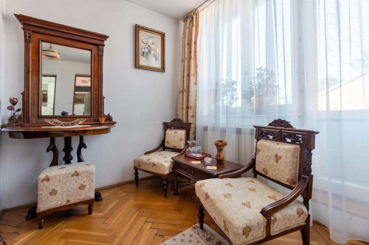 Villa-Hotel Escala คลูจ-นาโปกา ภายนอก รูปภาพ