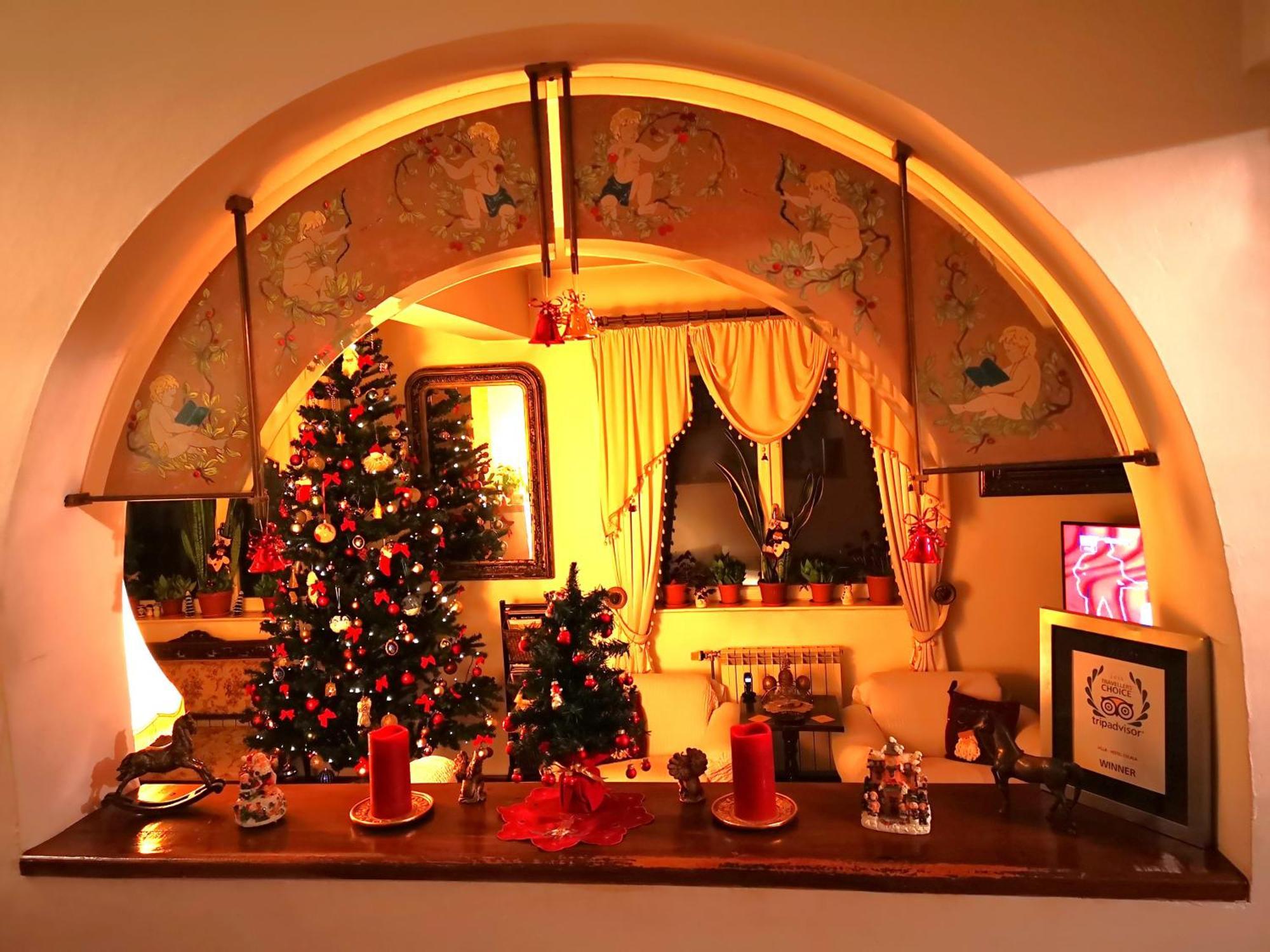 Villa-Hotel Escala คลูจ-นาโปกา ภายนอก รูปภาพ