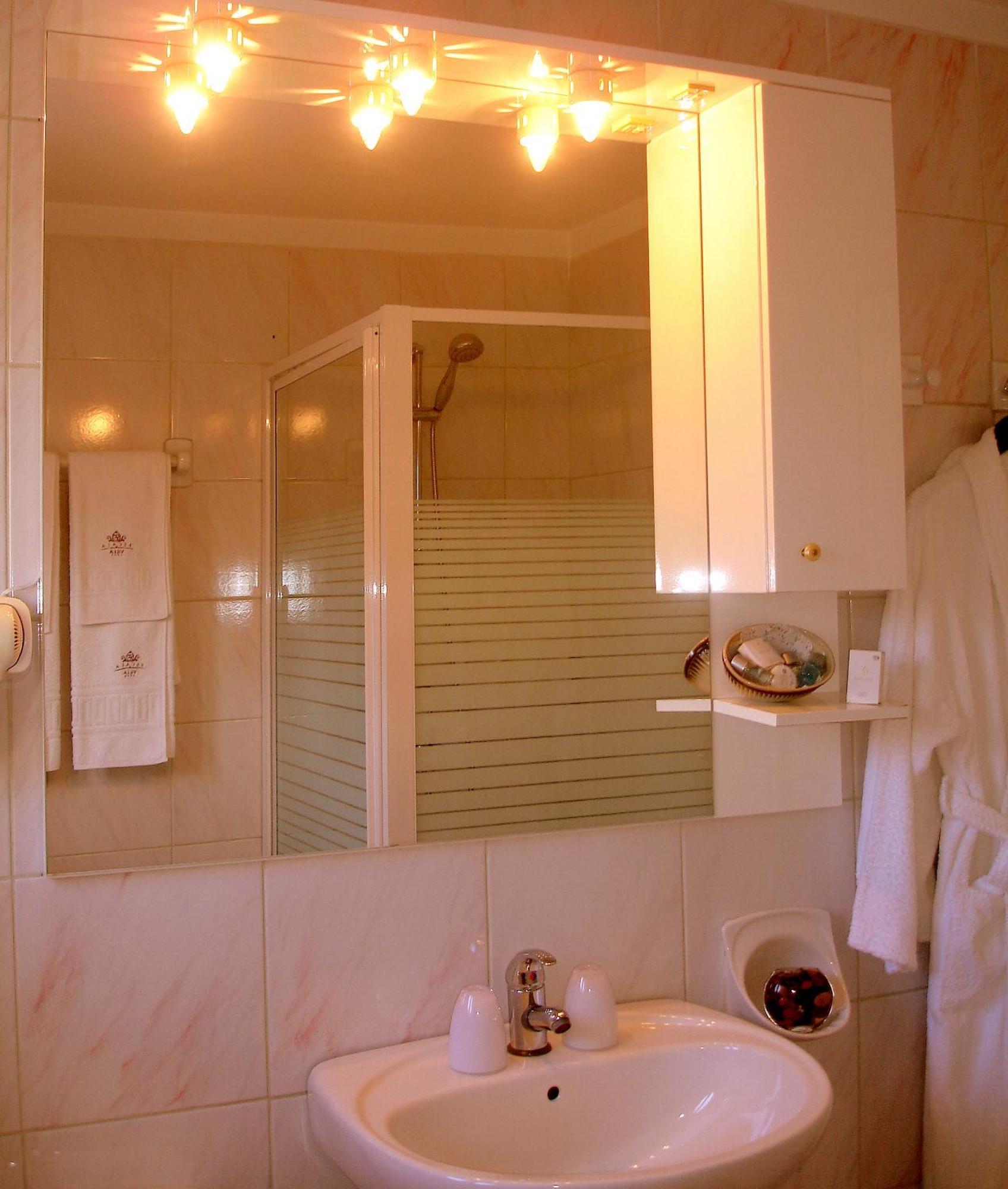 Villa-Hotel Escala คลูจ-นาโปกา ภายนอก รูปภาพ