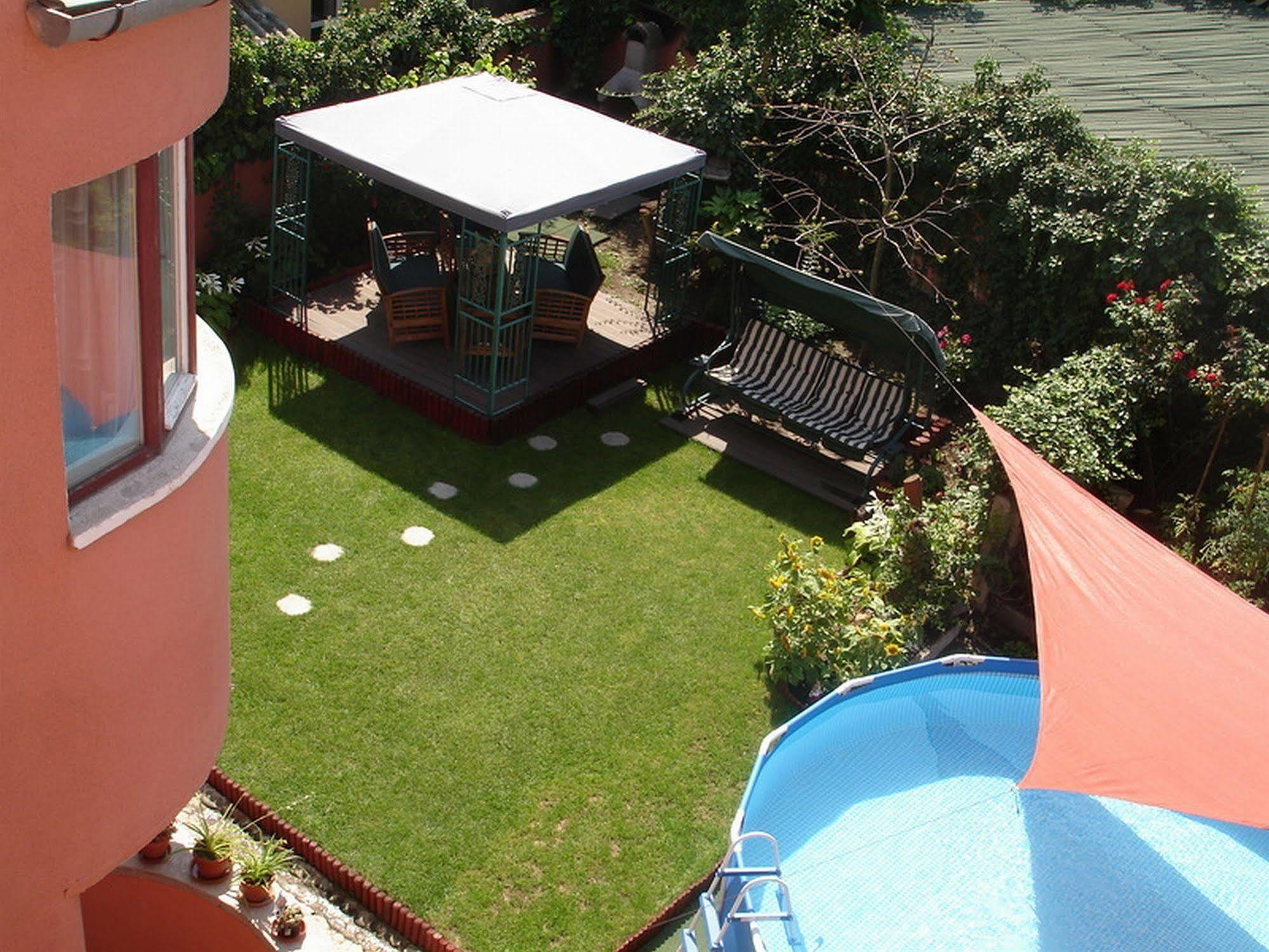 Villa-Hotel Escala คลูจ-นาโปกา ภายนอก รูปภาพ